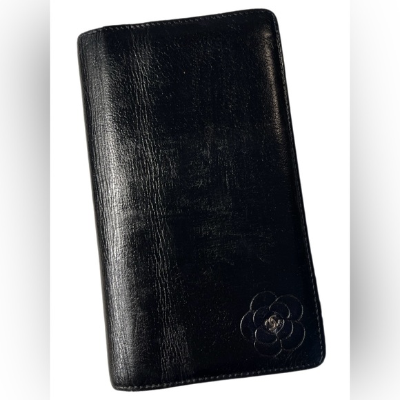 CHANEL Camellia Coco Black Leather Bifold Long Wallet - Picture 2 of 16